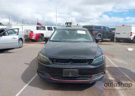 2014 Volkswagen Jetta 1.8T Se z USA, uszkodzony, nr VIN 3VWD17AJ5EM219973